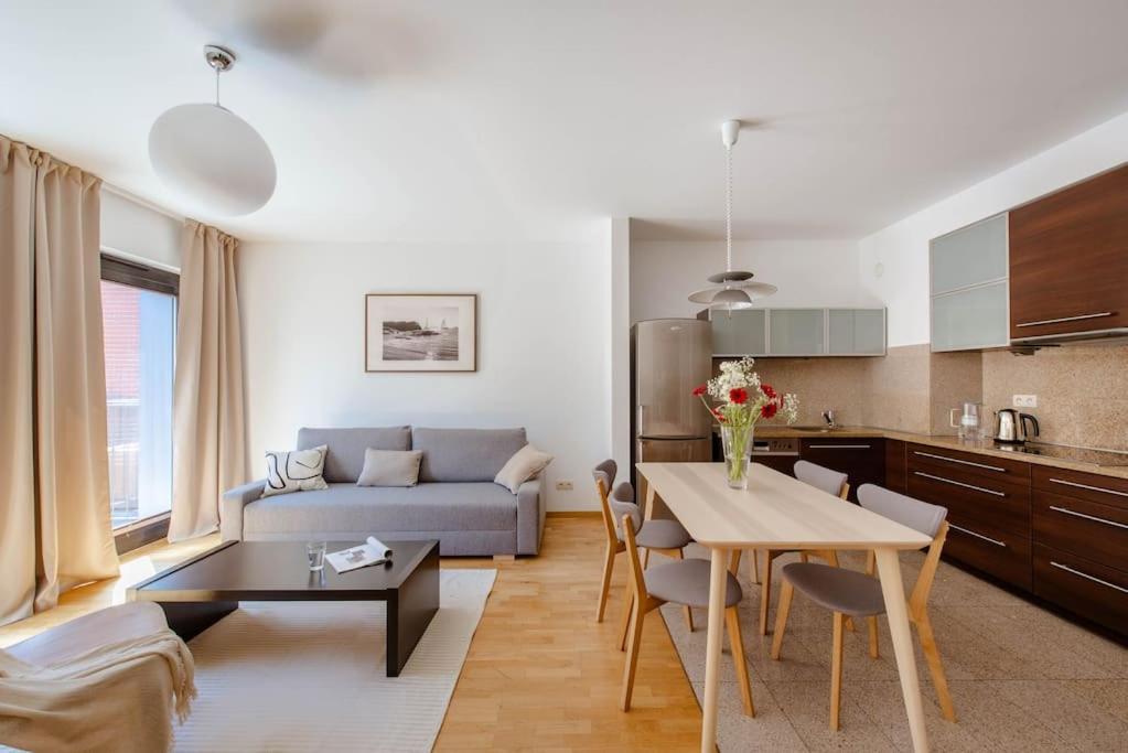Wygodny Apartament Przy Dworcu Krakkó Kültér fotó