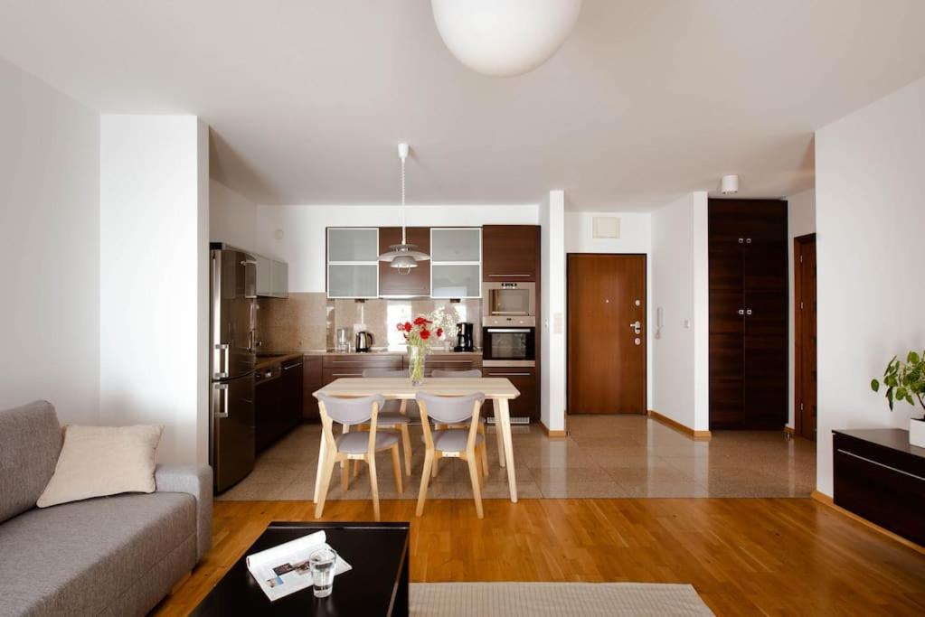 Wygodny Apartament Przy Dworcu Krakkó Kültér fotó